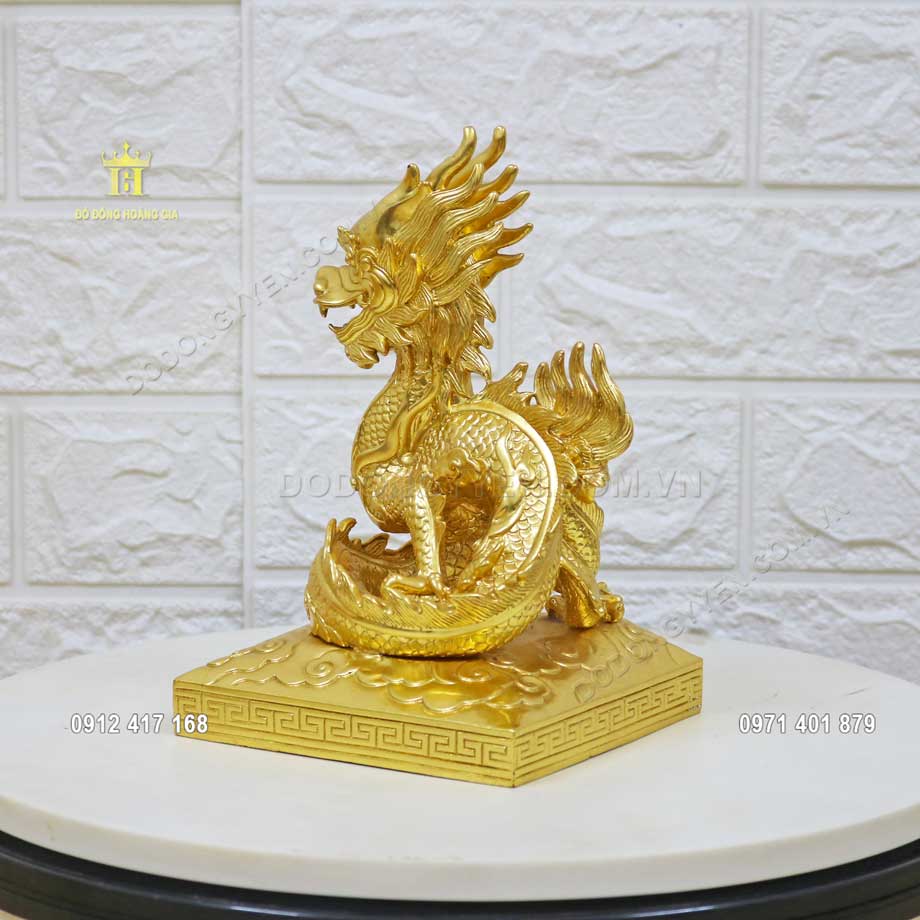 Ấn rồng được chế t&aacute;c ho&agrave;n to&agrave;n theo phương ph&aacute;p đ&uacute;c thủ c&ocirc;ng tinh xảo